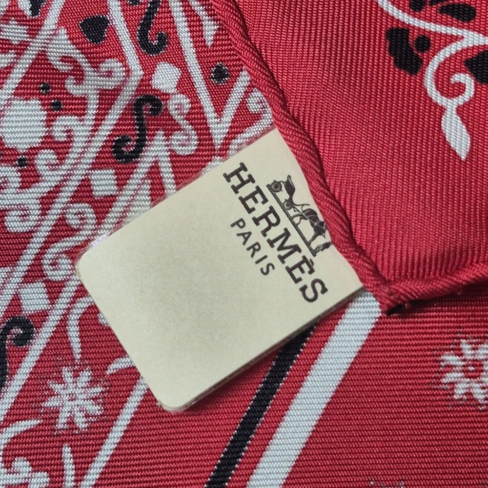Hermes Peuple du Vent Bandana 55 cm Silk Scarf Rouge Blanc Noir Box France NWT